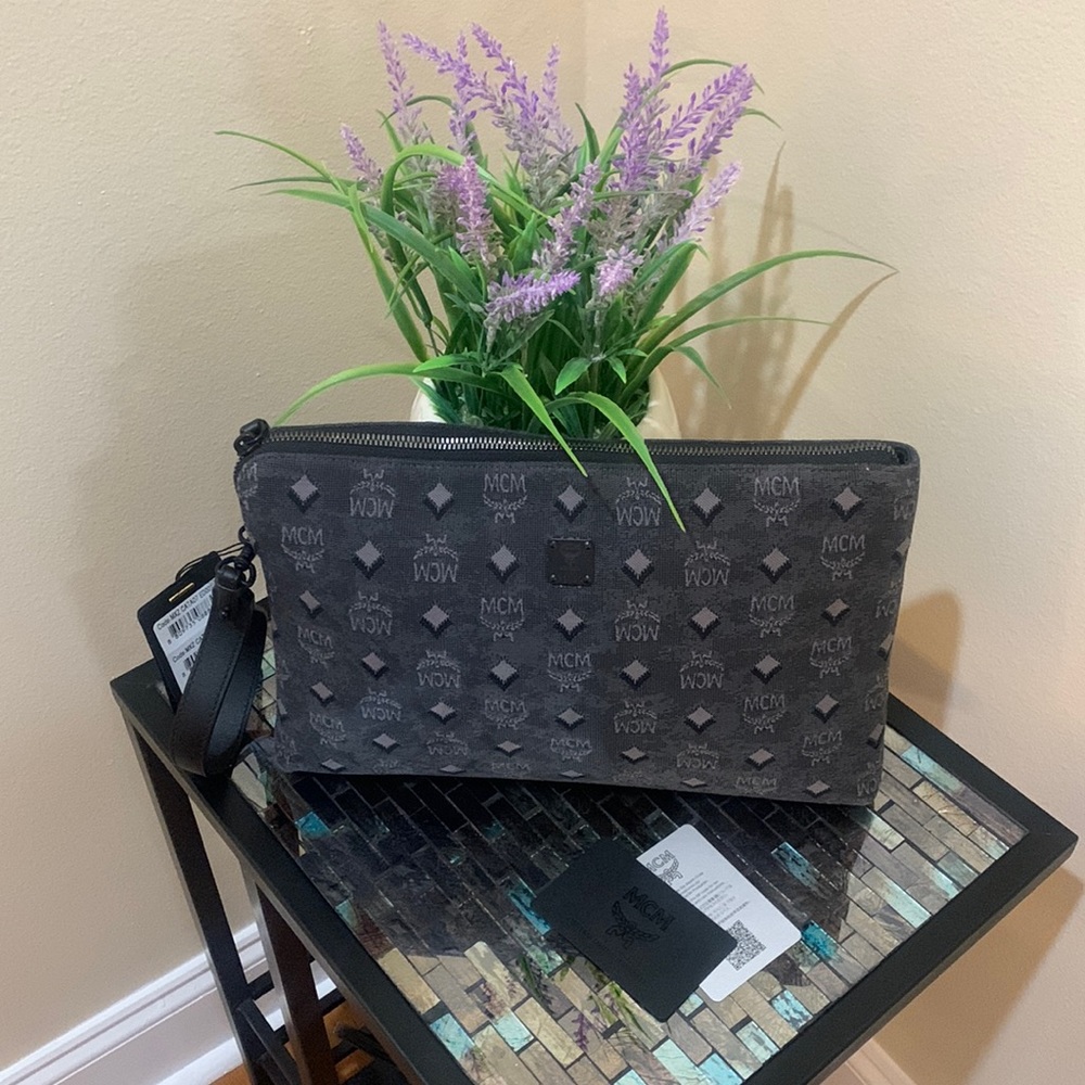 MCM Portuna Medium Pouch
MCM